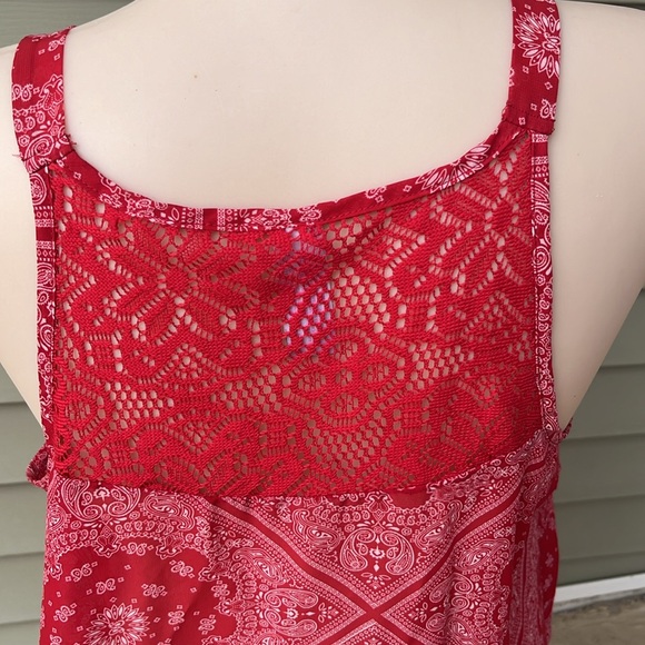 Like new no boundaries red bandanna tank top - Picture 5 of 12